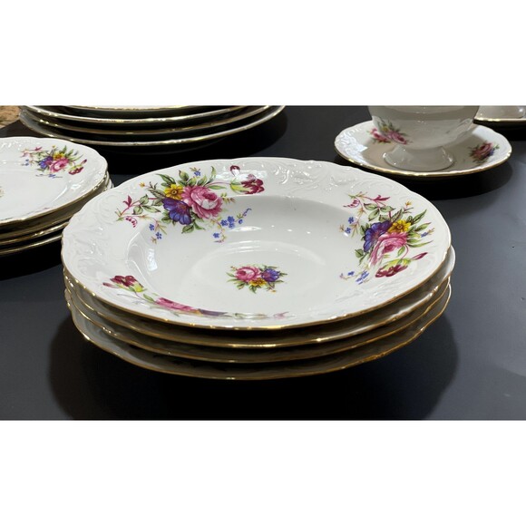 24 PCS Original royal Kent vintage Floral Porcelain Dinner. - Picture 8 of 11